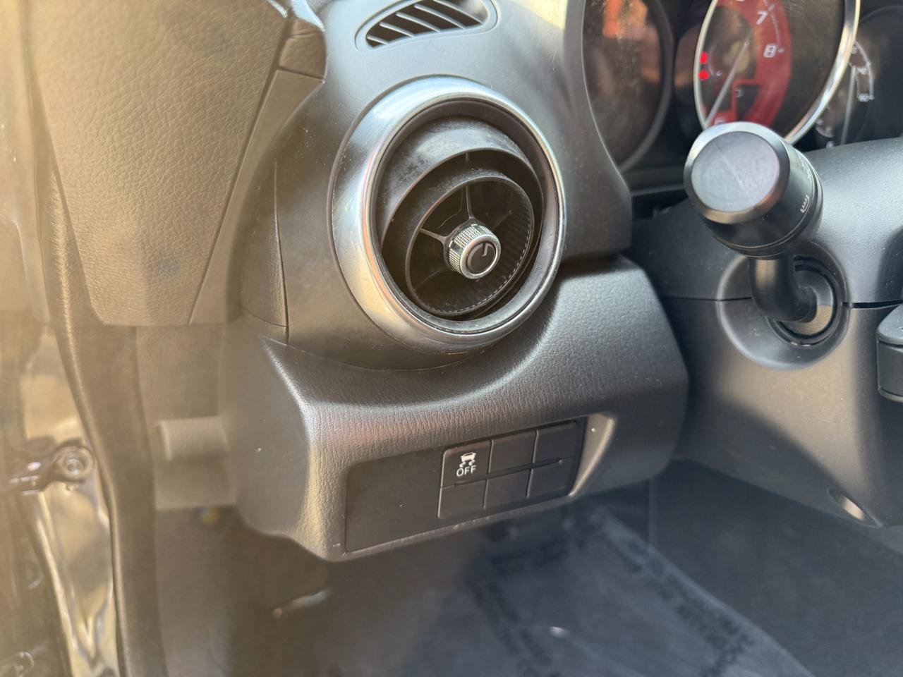 Used 2017 FIAT 124 Spider Abarth RWD image 10
