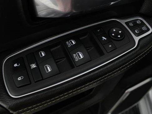 Used 2024 RAM 2500 Laramie image 16