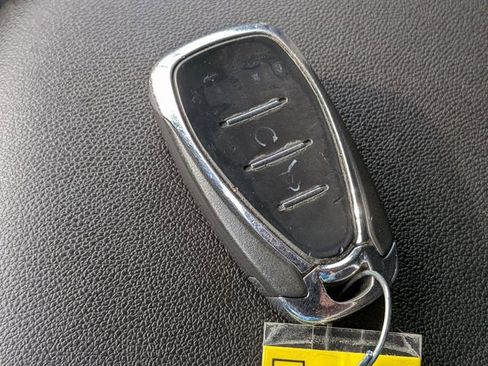 Used 2019 Chevrolet Equinox LT w/ Driver Convenience Package image 33