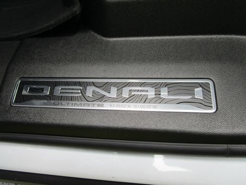 New 2026 GMC Yukon Denali Ultimate AWD/4WD image 25