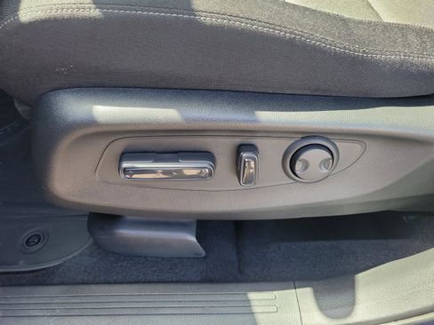 Used 2025 Honda CR-V EX image 26