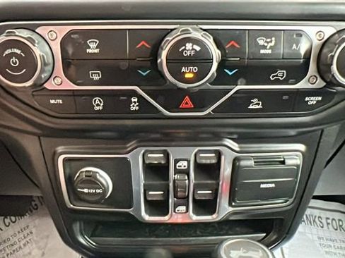 Used 2021 Jeep Wrangler Unlimited Sahara image 26