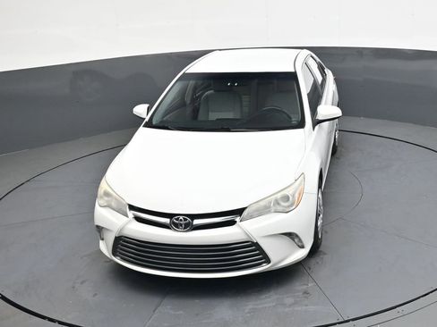 Used 2016 Toyota Camry LE image 33