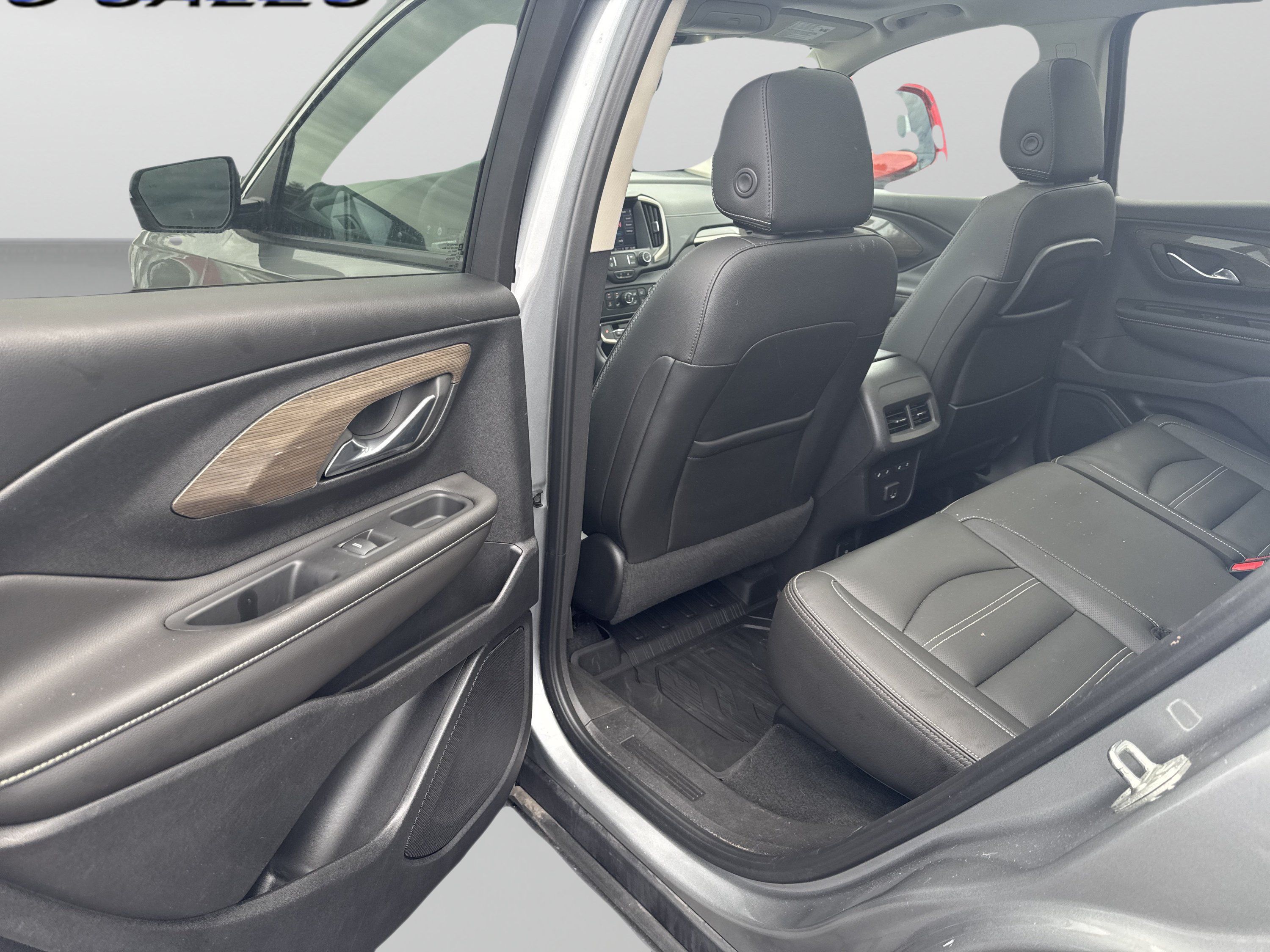 Used 2023 GMC Terrain Denali w/ Denali Premium Package AWD/4WD image 18