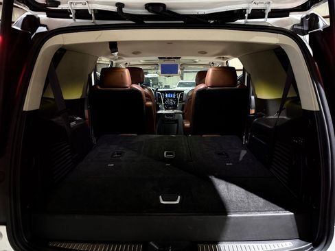 Used 2017 Cadillac Escalade Premium Luxury RWD image 19