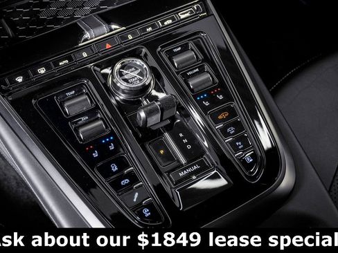 Used 2025 Aston Martin DBX 707 image 28