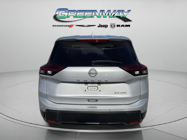 Used 2024 Nissan Rogue SV AWD/4WD image 3