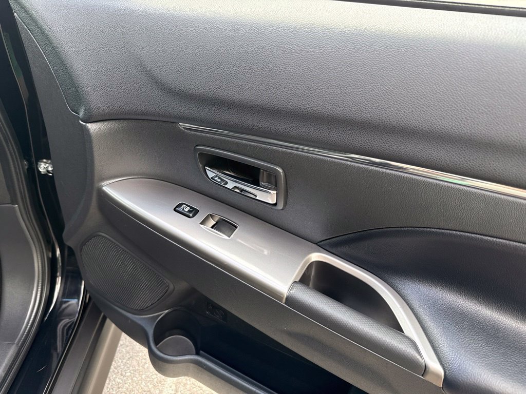 Used 2025 Mitsubishi Outlander Sport ES AWD/4WD image 33