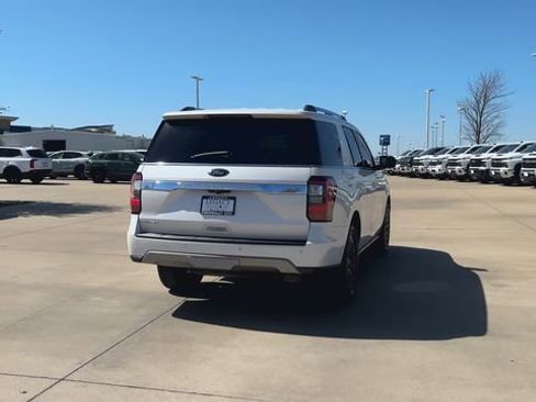Used 2019 Ford Expedition Limited w/ Equipment Group 301A image 8
