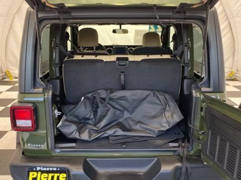Used 2022 Jeep Wrangler Sport S image 4