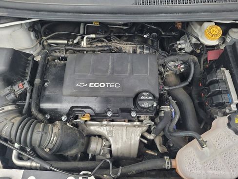 Used 2018 Chevrolet Sonic Premier image 30