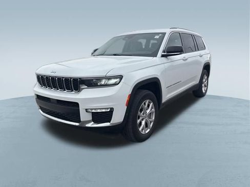 Used 2022 Jeep Grand Cherokee L Limited image 3