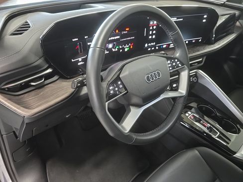 Certified 2025 Audi Q5 Premium w/ Premium Plus AWD/4WD image 19