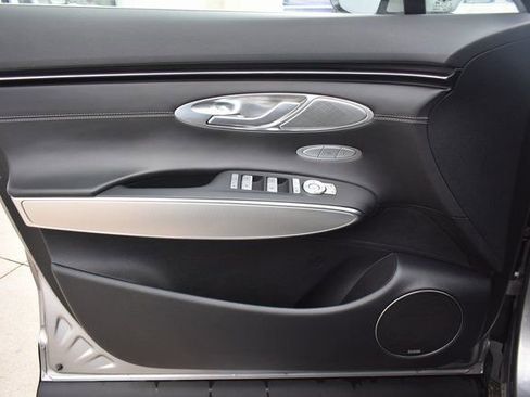 Used 2022 Genesis GV70 2.5T w/ Select Package image 14