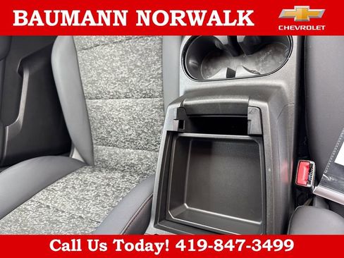 Used 2024 Chevrolet Colorado Z71 w/ Z71 Convenience Package 2 AWD/4WD image 26