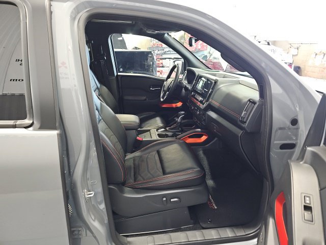 Certified 2025 Nissan Frontier PRO-4X w/ Pro Premium Package AWD/4WD image 25