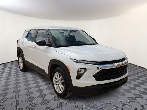 Used 2024 Chevrolet TrailBlazer LS w/ LS Convenience Package FWD image 6