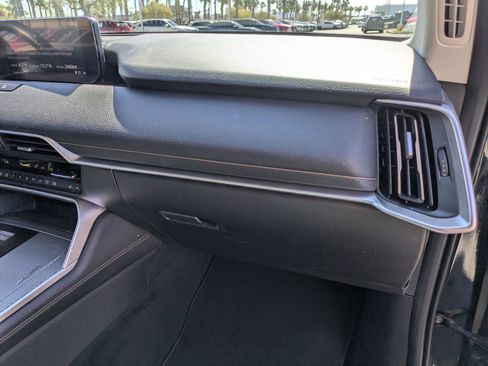 Certified 2024 MAZDA CX-90 Plug-In Hybrid w/ Preferred AWD/4WD image 32