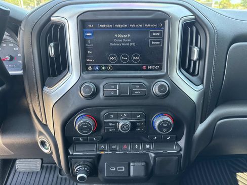 Used 2021 Chevrolet Silverado 1500 LT AWD/4WD image 28