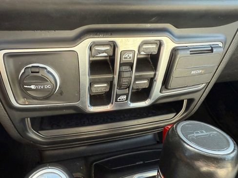 Used 2023 Jeep Gladiator Overland image 22