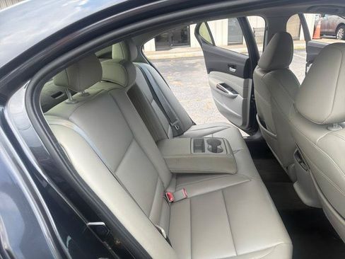 Used 2016 Acura TLX FWD image 18