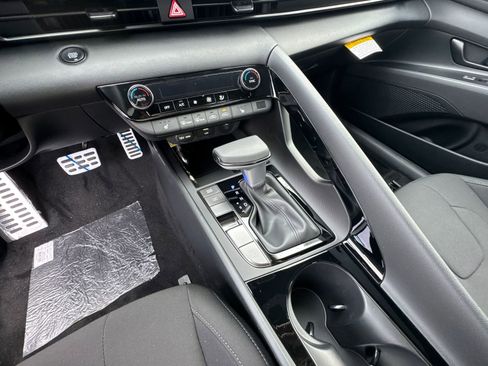New 2026 Hyundai Elantra SEL Sport Premium FWD image 32