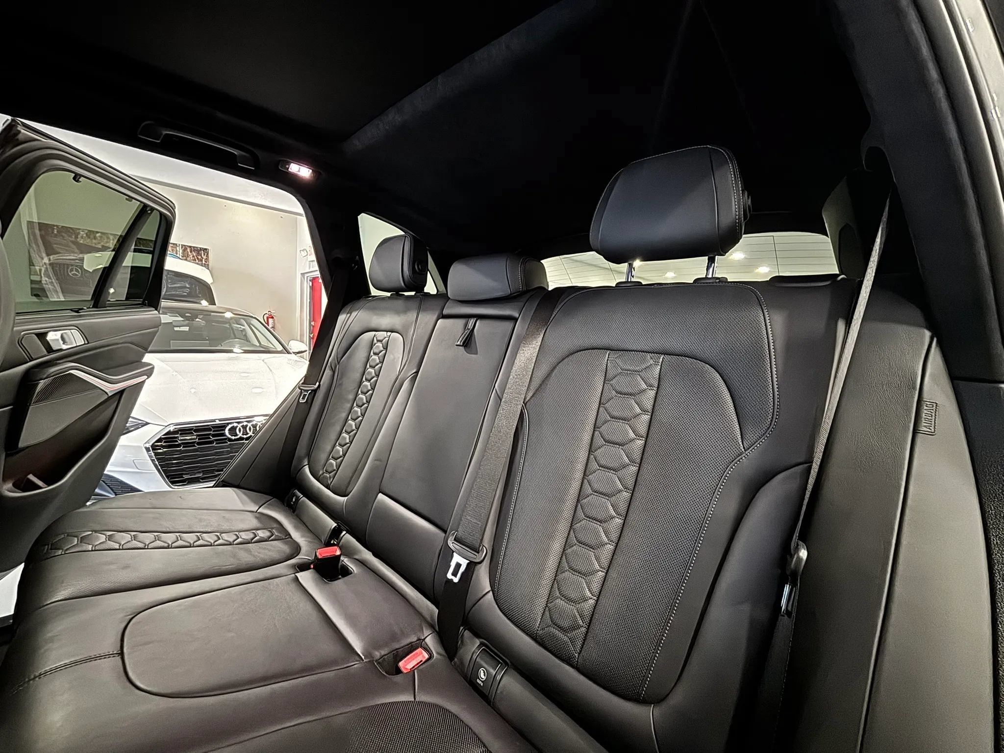 Used 2020 BMW X5 M w/ Executive Package AWD/4WD image 15