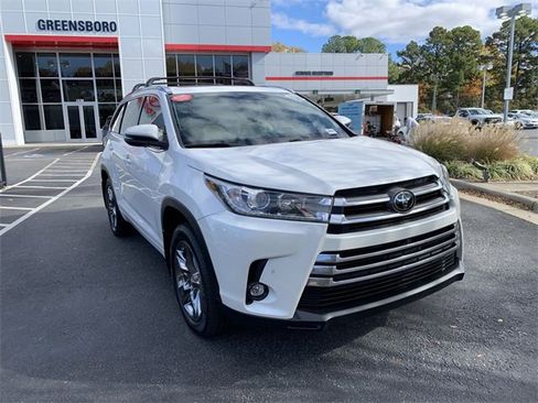 Used 2019 Toyota Highlander Limited Platinum image 2