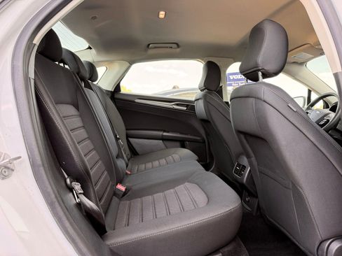 Used 2020 Ford Fusion SE FWD image 17