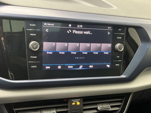 Used 2022 Volkswagen Taos SE image 18