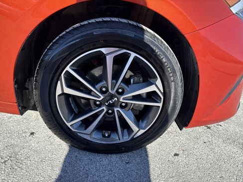 Certified 2023 Kia Forte LXS w/ LXS Technology Package image 3