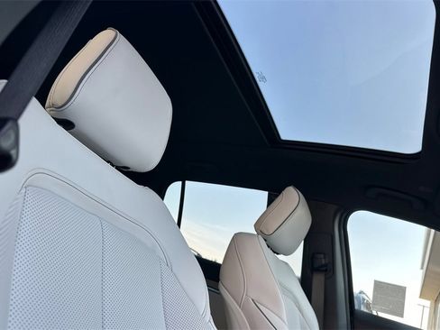 Used 2025 Jeep Wagoneer S Limited image 18