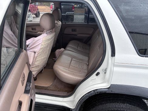 Used 1998 Toyota 4Runner SR5 AWD/4WD image 10