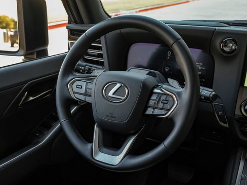 Used 2025 Lexus GX 550 w/ Accessory Package (CT) image 58