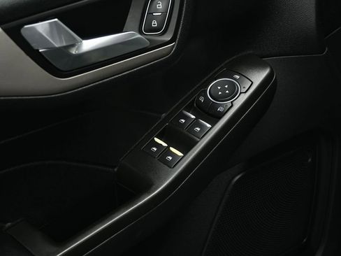 Used 2021 Ford Escape SE image 10