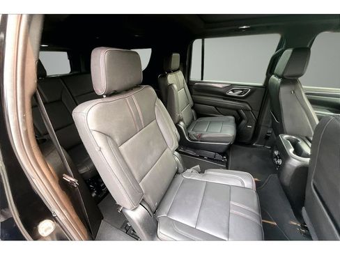 Used 2023 Chevrolet Suburban RST w/ Luxury Package AWD/4WD image 39
