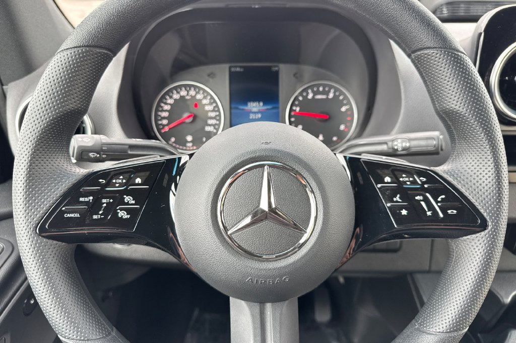 Used 2025 Mercedes-Benz Sprinter 2500 image 28