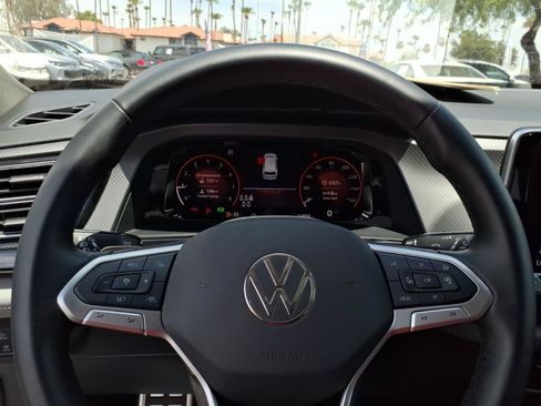 Certified 2025 Volkswagen Atlas Peak Edition SE AWD/4WD image 27