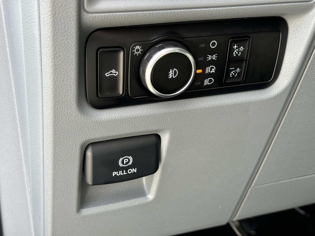 Used 2023 Ford F150 XLT AWD/4WD image 30