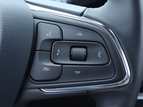 Used 2025 Buick Envista Avenir FWD image 23