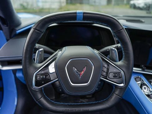 Used 2021 Chevrolet Corvette Stingray Premium Conv w/ Z51 Performance Package RWD image 32