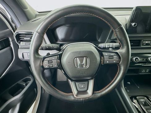 Used 2025 Honda Pilot TrailSport image 24