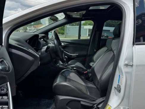 Used 2018 Ford Focus ST w/ Equipment Group 401A FWD image 12