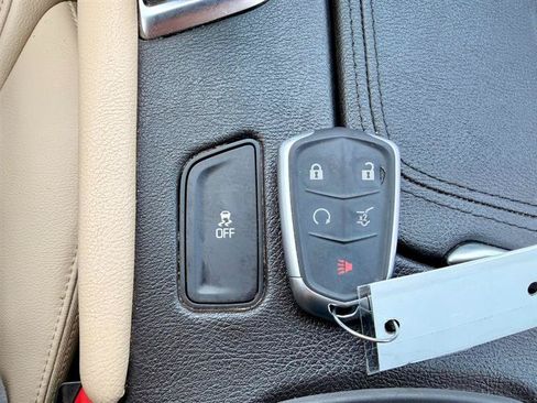 Used 2018 Cadillac XT5 FWD image 22