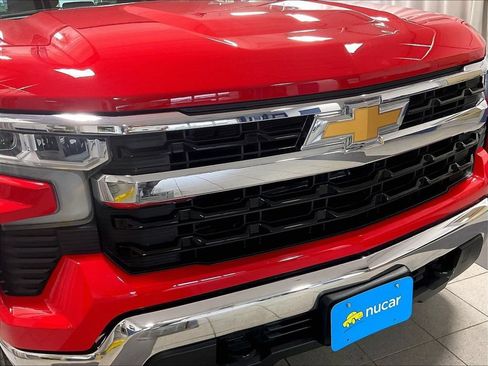 Used 2024 Chevrolet Silverado 1500 LT AWD/4WD image 31