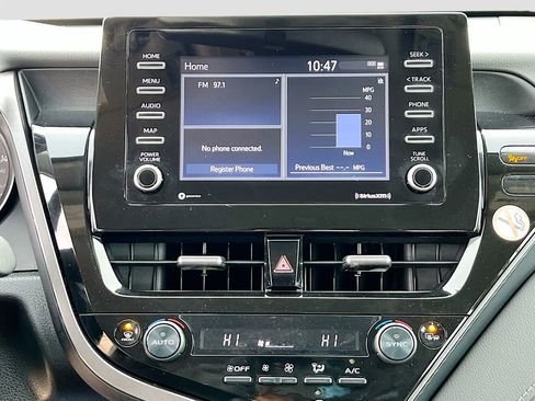 Used 2024 Toyota Camry SE image 14