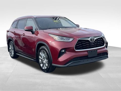 Used 2021 Toyota Highlander Limited AWD/4WD image 3