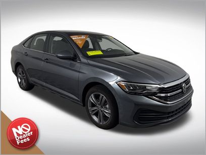 Used 2024 Volkswagen Jetta SE w/ Panoramic Sunroof Package