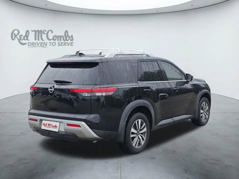 Used 2023 Nissan Pathfinder SL w/ Black Appearance Package FWD image 5