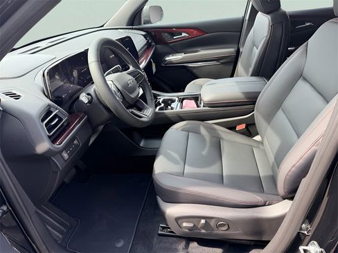 New 2026 Chevrolet Traverse Z71 w/ Driver Confidence Package image 12